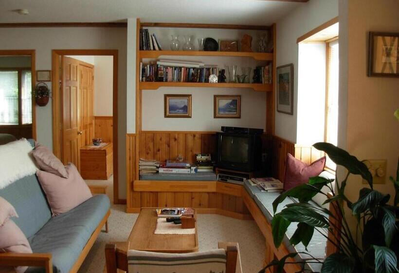 جناح مزود بجاكوزى, Alaska Chalet Bed & Breakfast