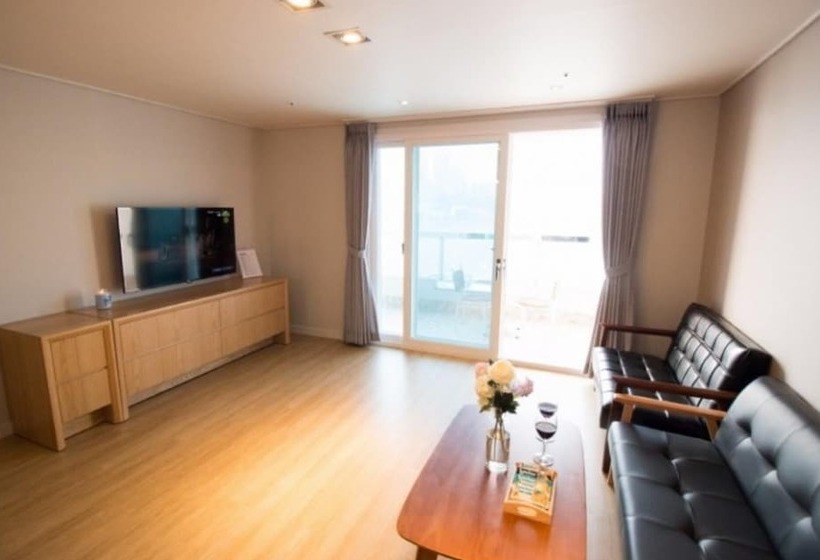 Семейный Номер Вид на Море, Lium Spa Hostel