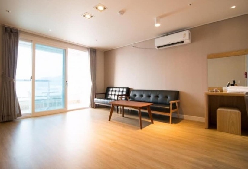 Семейный Номер Вид на Море, Lium Spa Hostel