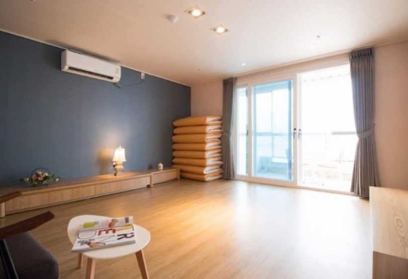 Семейный Номер Вид на Море, Lium Spa Hostel