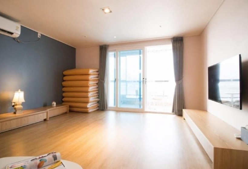 Семейный Номер Вид на Море, Lium Spa Hostel