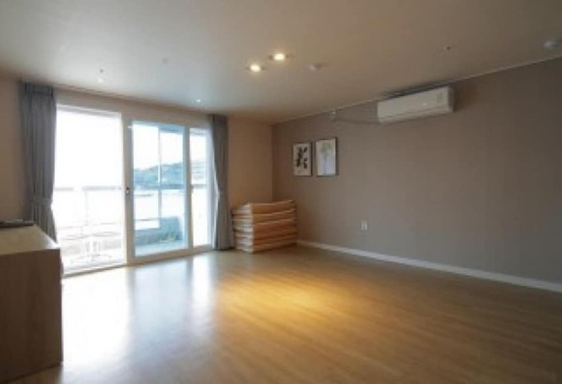 Семейный Номер Вид на Море, Lium Spa Hostel