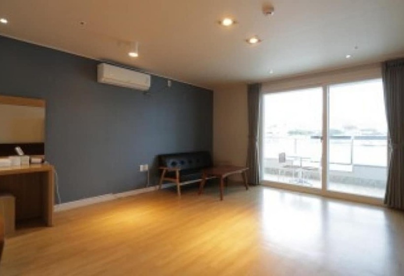 Семейный Номер Вид на Море, Lium Spa Hostel