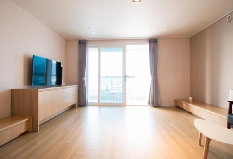 Семейный Номер Вид на Море, Lium Spa Hostel