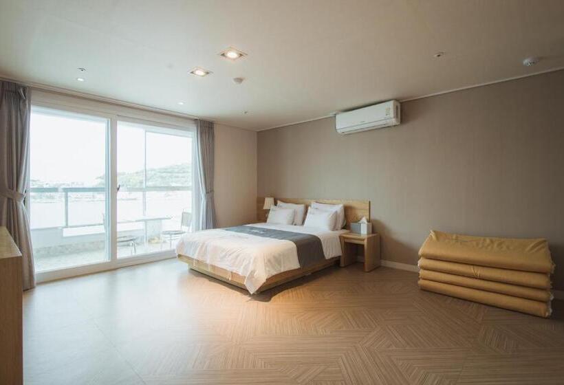 Семейный Номер Вид на Море, Lium Spa Hostel