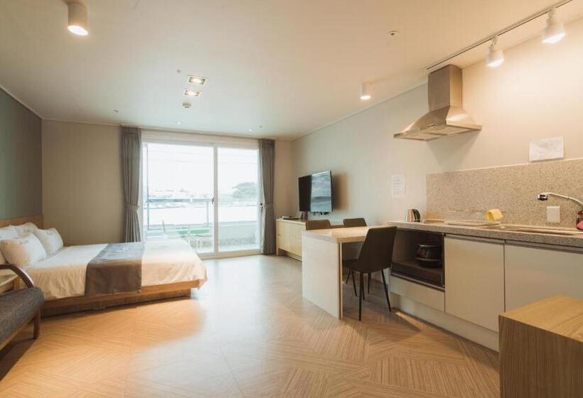 Семейный Номер Вид на Море, Lium Spa Hostel