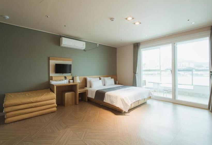 Семейный Номер Вид на Море, Lium Spa Hostel