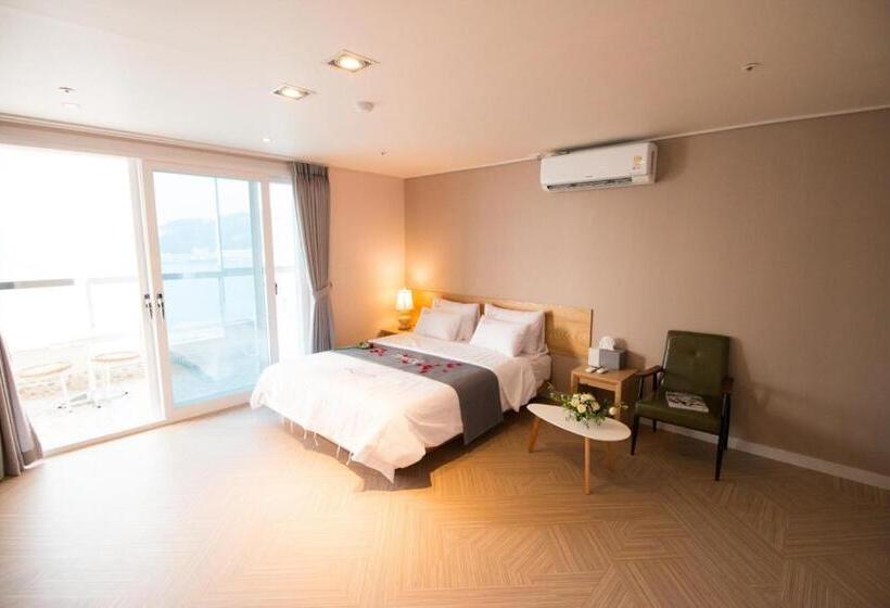 Семейный Номер Вид на Море, Lium Spa Hostel