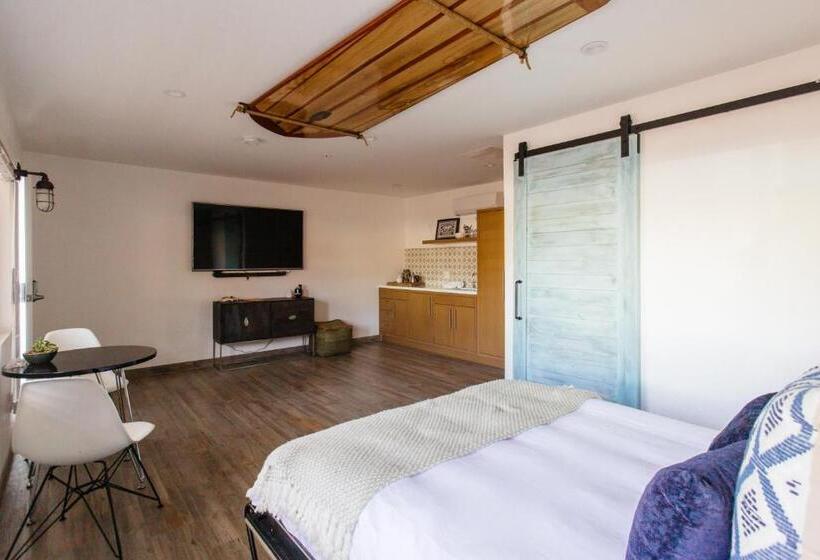 غرفة سوبيريور, Surfhouse