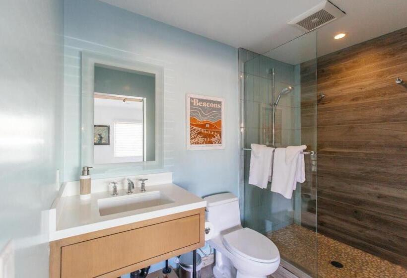 غرفة سوبيريور, Surfhouse