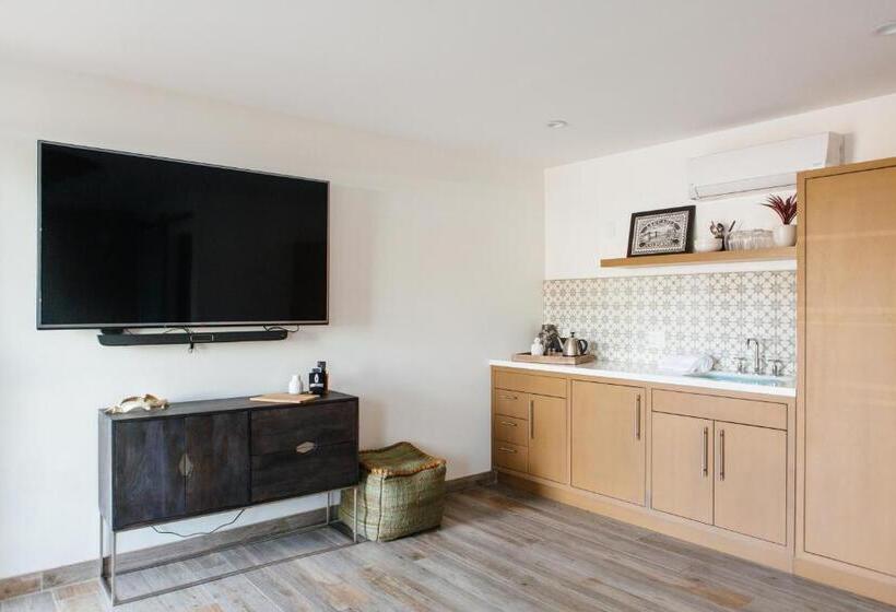 غرفة سوبيريور, Surfhouse