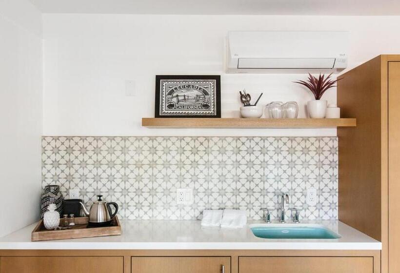 غرفة سوبيريور, Surfhouse