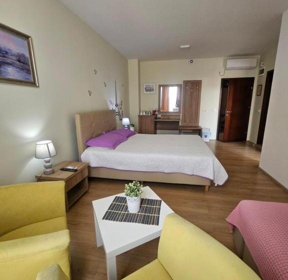 استودیو استاندارد با بالکن, Apartments Lotus