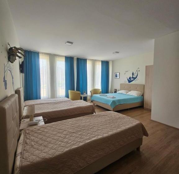 استودیوی لوکس, Apartments Lotus