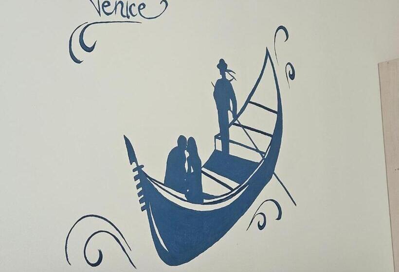 استودیوی لوکس, Apartments Lotus