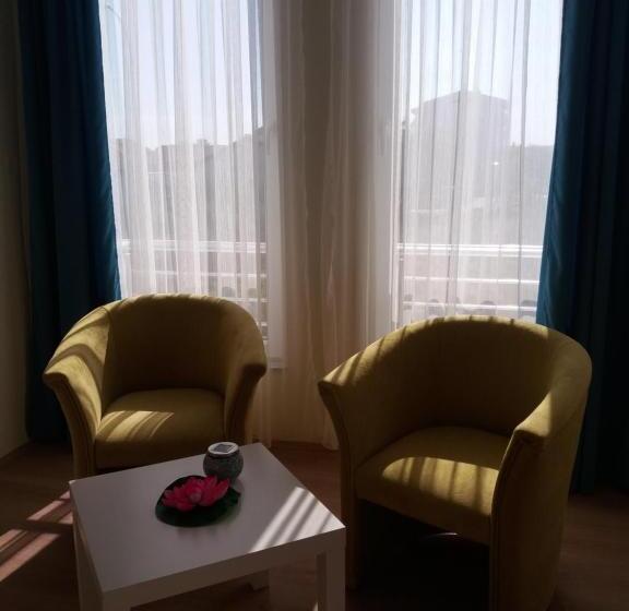 استودیوی لوکس, Apartments Lotus