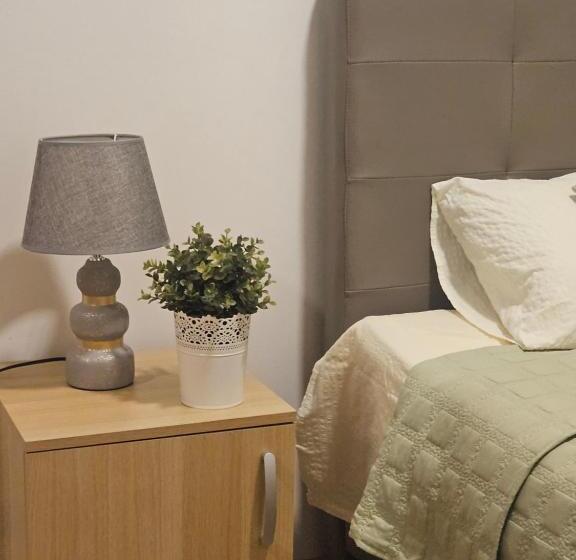 استودیوی استاندارد, Apartments Lotus