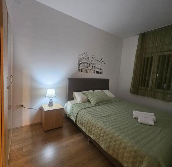 استودیوی استاندارد, Apartments Lotus