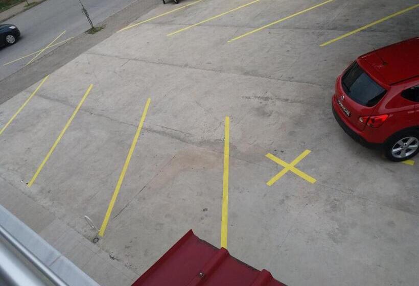 استودیوی استاندارد, Apartments Lotus