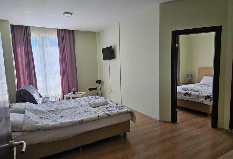 اتاق خانوادگی, Apartments Lotus