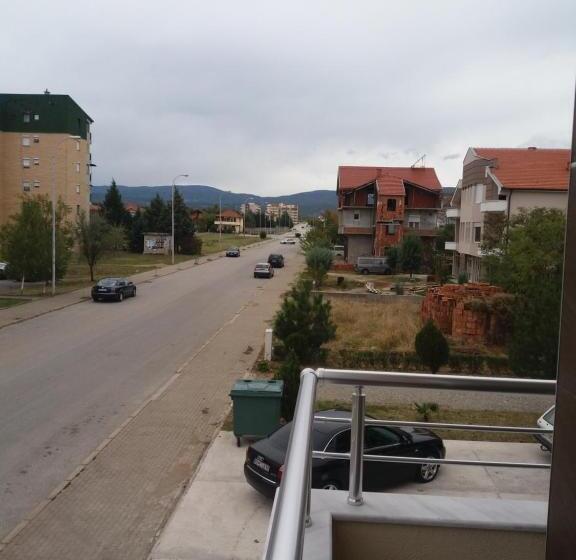 اتاق خانوادگی, Apartments Lotus