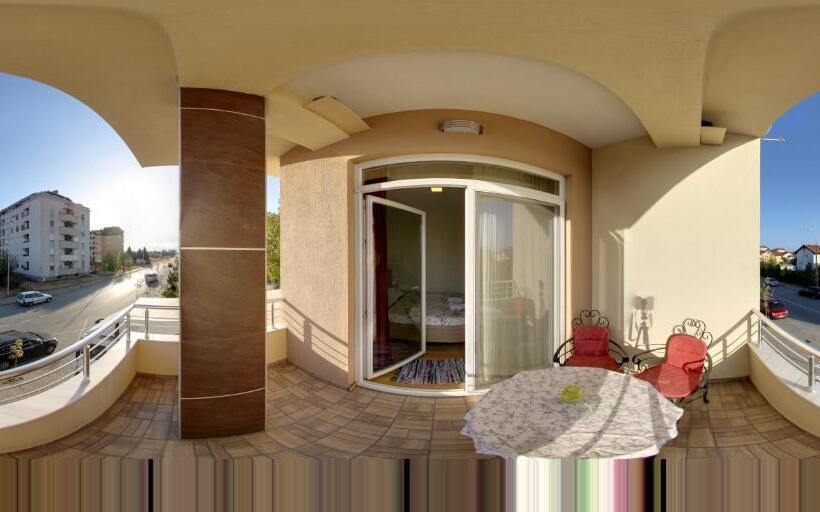 اتاق خانوادگی, Apartments Lotus