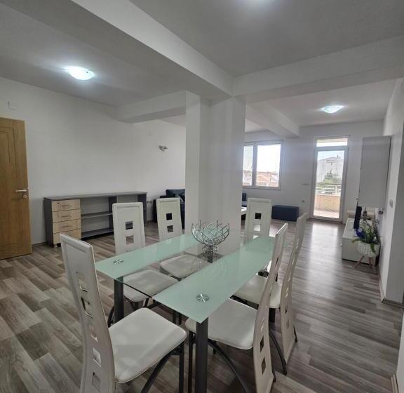 آپارتمان 1 خوابه با تراس, Apartments Lotus