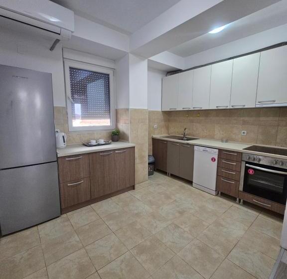 آپارتمان 1 خوابه با تراس, Apartments Lotus