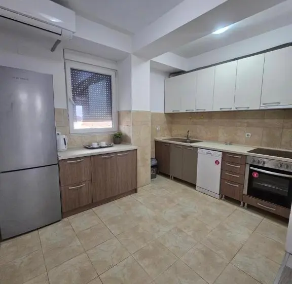 آپارتمان 1 خوابه با تراس, Apartments Lotus