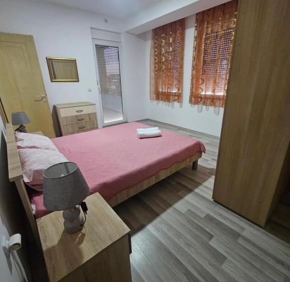 آپارتمان 1 خوابه با تراس, Apartments Lotus