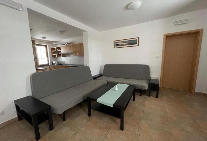 침실 3개 주택, Rezidence Vogelsang