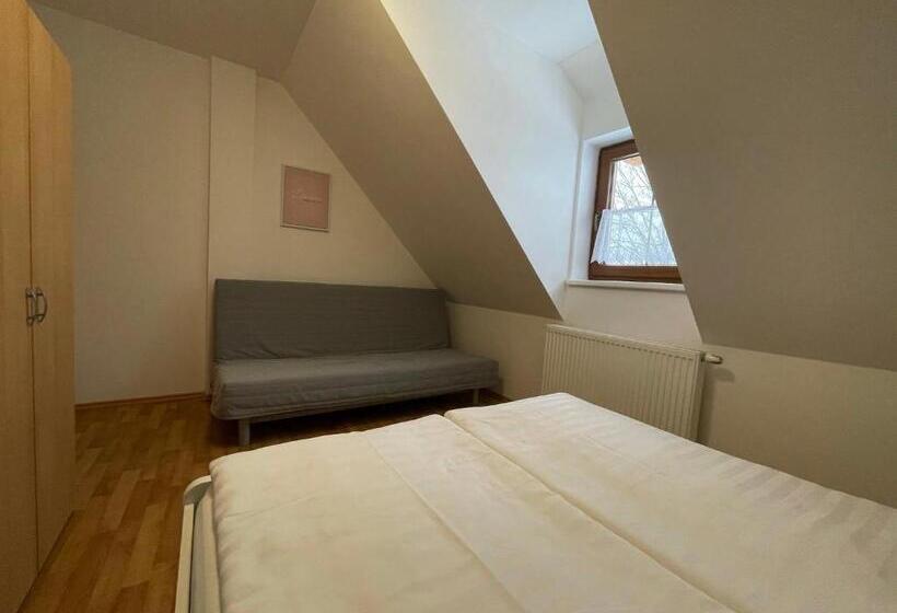 침실 3개 주택, Rezidence Vogelsang