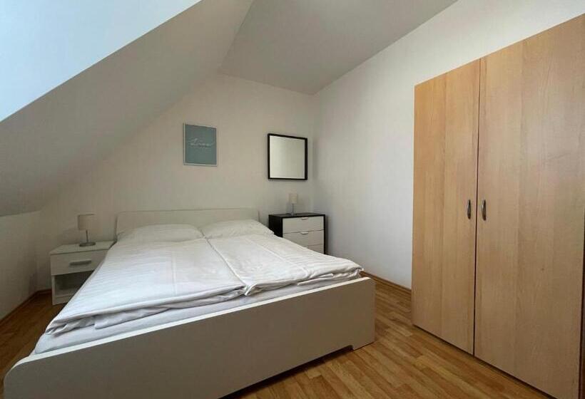 침실 3개 주택, Rezidence Vogelsang