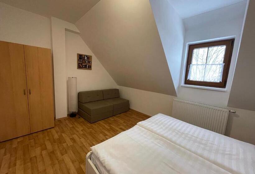 침실 3개 주택, Rezidence Vogelsang