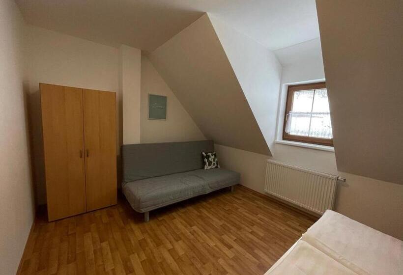 침실 3개 주택, Rezidence Vogelsang