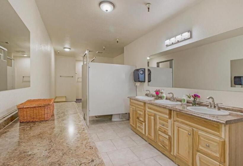 غرفة قياسية رباعية, San Juan Island Hostel