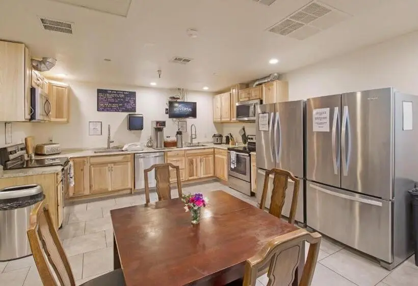 اتاق استاندارد چهار تخته, San Juan Island Hostel