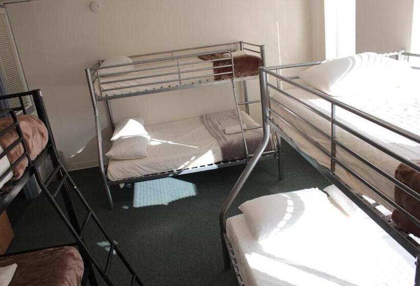 جناح, San Juan Island Hostel