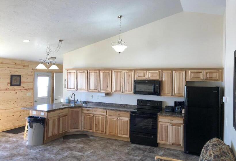 1 Bedroom Apartment Lake View, Dunrovin Resort