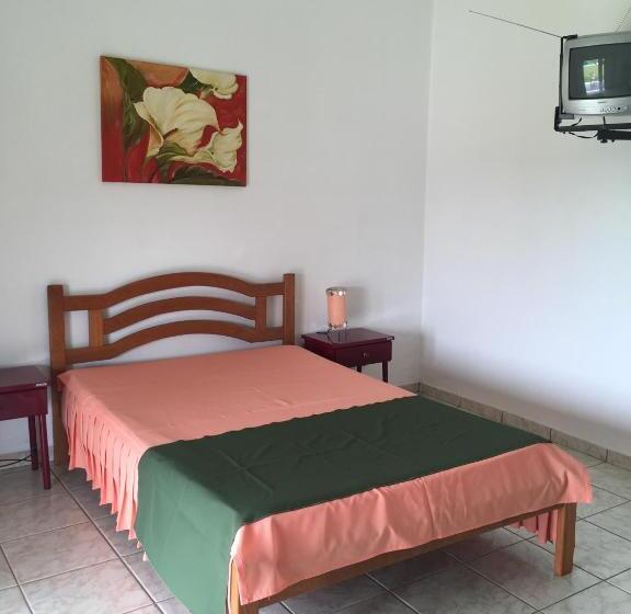 プールビュースタンダードルーム, Chales Da Serra