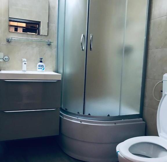 غرفة قياسية, Pinul Negru 2