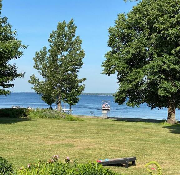 Suite with lake view, Peters Sunset Beach Resort And Golf