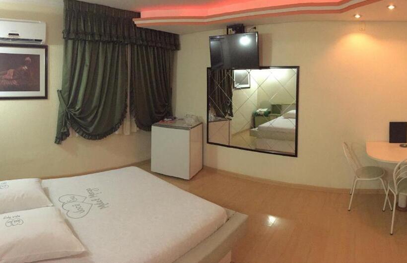 Номер Стандарт, Motel Monza