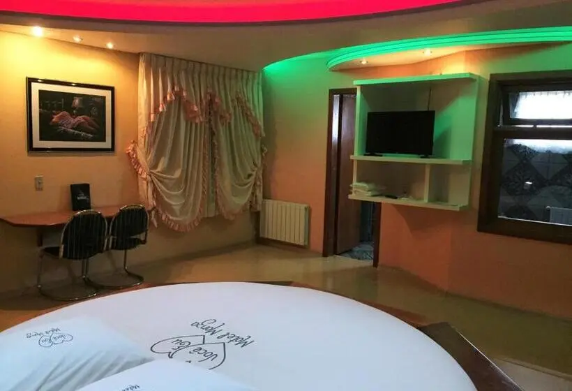 デラックスルーム, Motel Monza