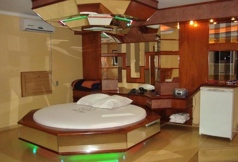 Номер Deluxe, Motel Monza