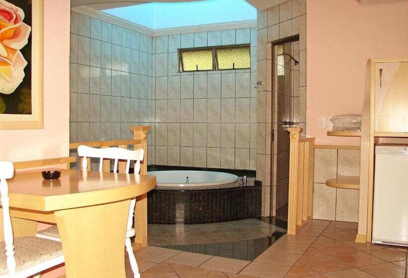 Люкс с гидромассажем, Motel Monza