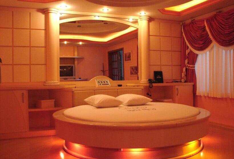 Люкс с гидромассажем, Motel Monza