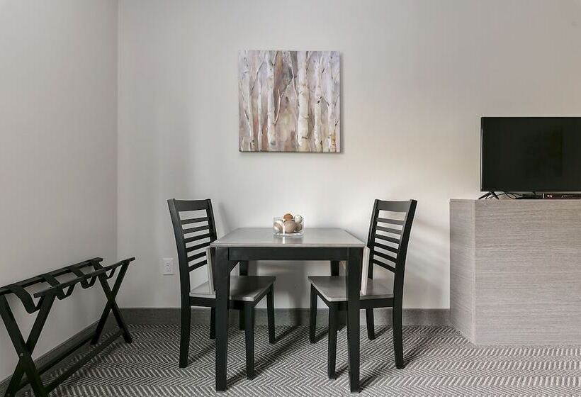 جناح سرير ملكى, Silver Creek