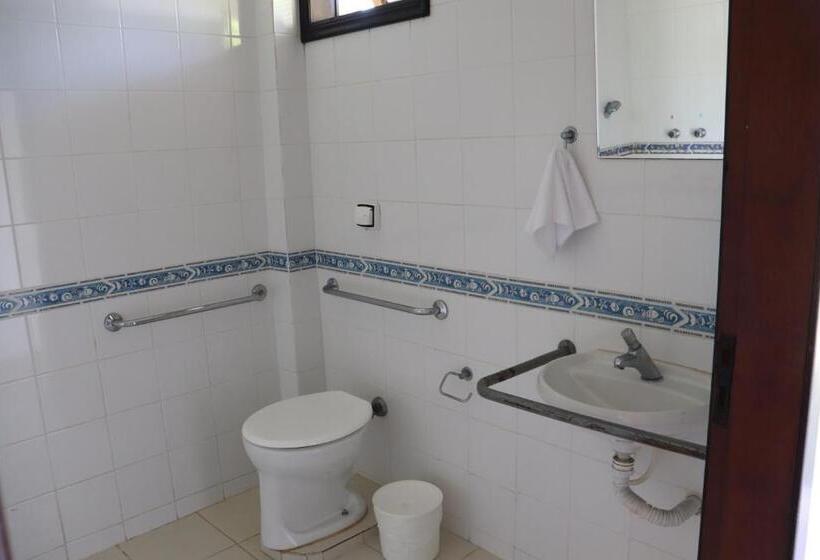 חדר סטנדרט מותאם לאדם עם מוגבלויות, Camping Pousada Ilha Do Mel   Frente Ao Mar