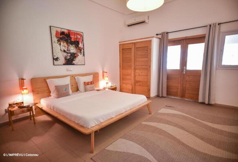 اتاق سوپریور, L'imprévu